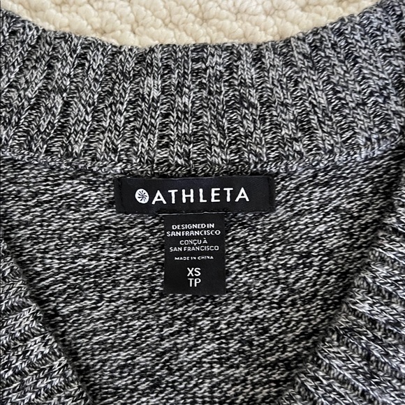 Like new! Athleta wool/cashmere v-neck sweater size XS - Picture 2 of 6